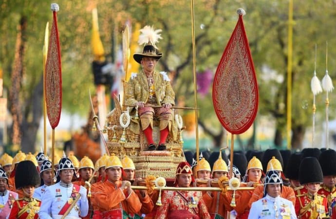 Maha Vajiralongkorn, officiellement couronné roi de Thaïlande